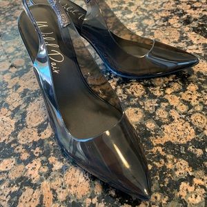 Wild Pair women’s classic pump, size 6